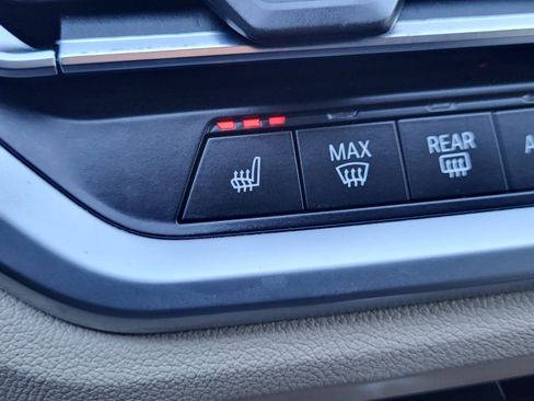 Used 2020 BMW 330i xDrive 330i xDrive w/ Convenience Package image 35