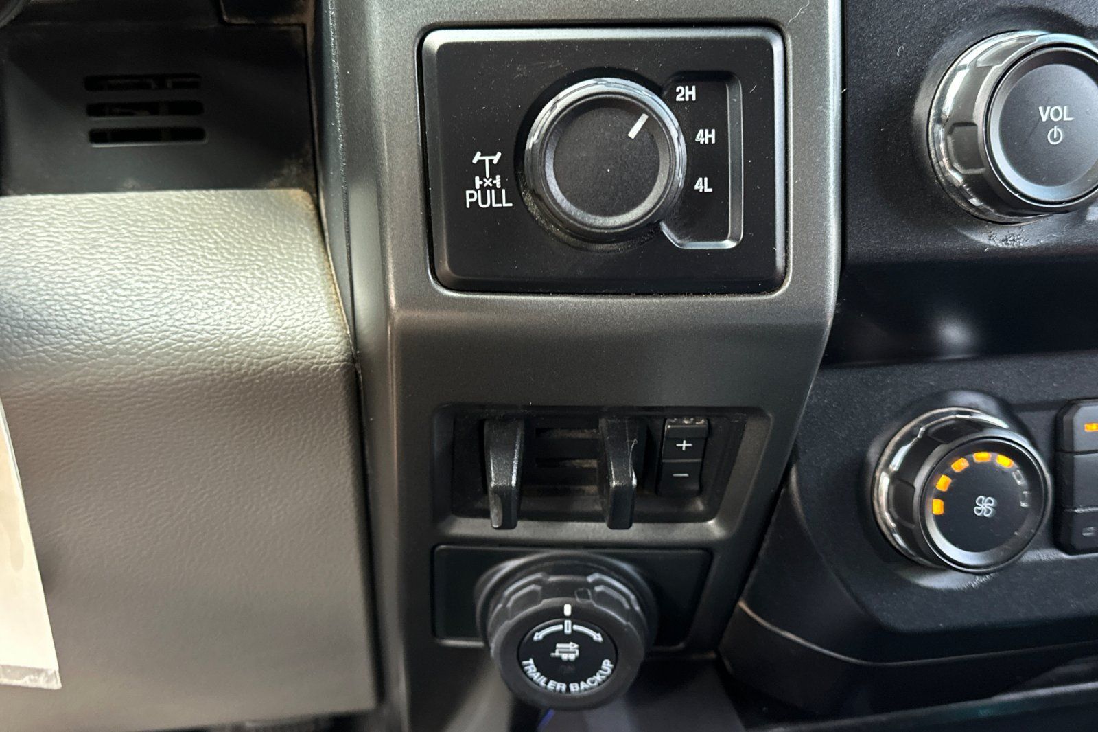 Used 2022 Ford F250 XLT w/ Black Appearance Package AWD/4WD image 23