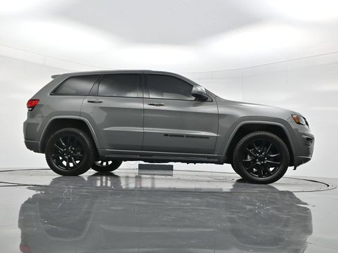 Used 2022 Jeep Grand Cherokee Laredo X AWD/4WD image 47