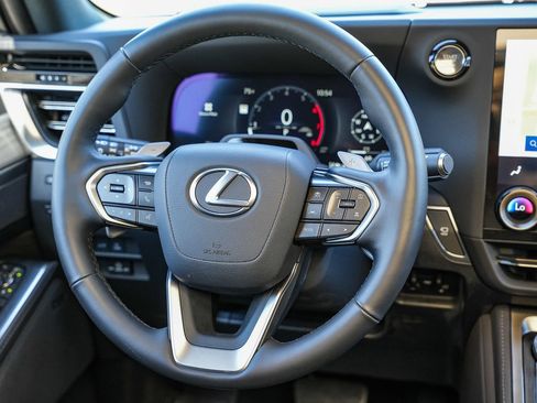 Used 2024 Lexus GX 550 w/ Accessory Package (31) AWD/4WD image 16