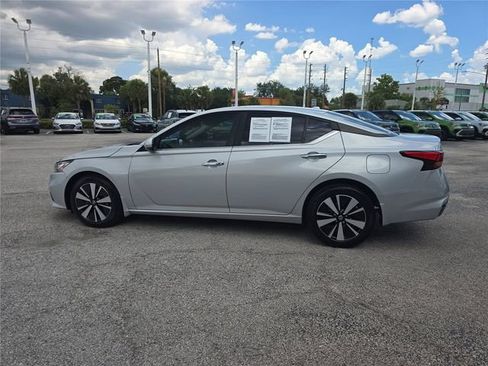 Used 2022 Nissan Altima 2.5 SV AWD/4WD image 8