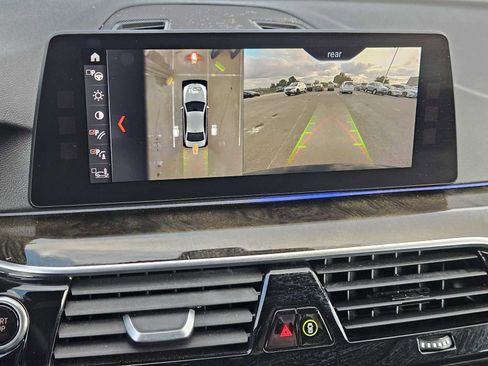 Used 2018 BMW 530e RWD image 17