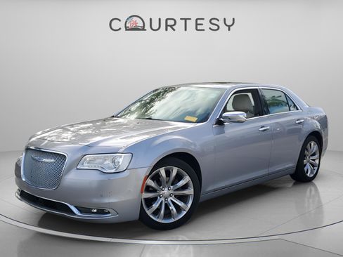 Used 2018 Chrysler 300 Limited w/ Safetytec Plus Group image 1