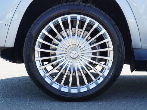 Certified 2025 Mercedes-Benz Maybach GLS 600 4MATIC image 9