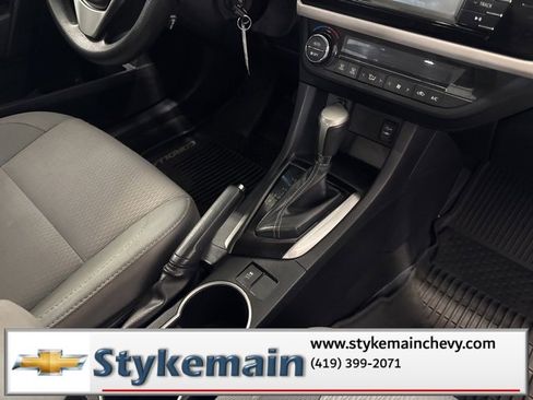 Used 2014 Toyota Corolla LE image 18
