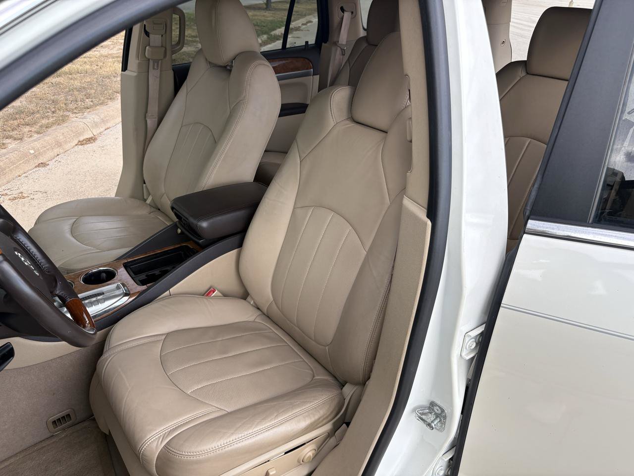 Used 2012 Buick Enclave Leather w/ LPO, Cargo Convenience Pkg FWD image 28