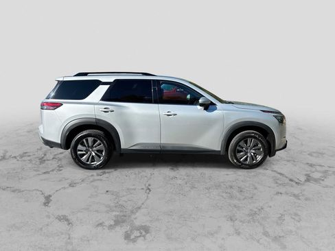 Used 2024 Nissan Pathfinder SV AWD/4WD image 9