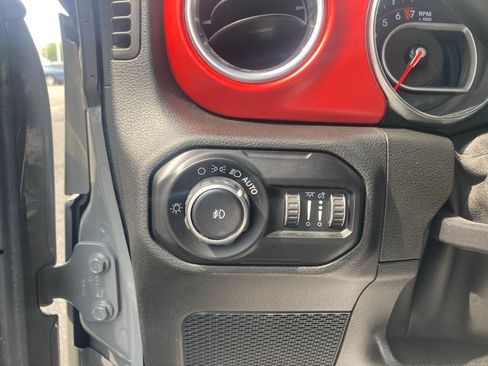 Used 2020 Jeep Wrangler Unlimited Rubicon w/ Dual Top Group AWD/4WD image 28