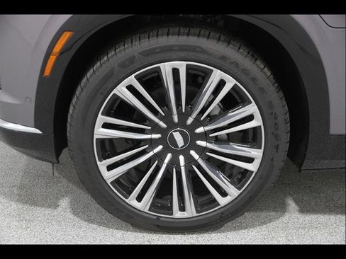 New 2026 Cadillac Vistiq Premium Luxury AWD/4WD image 22