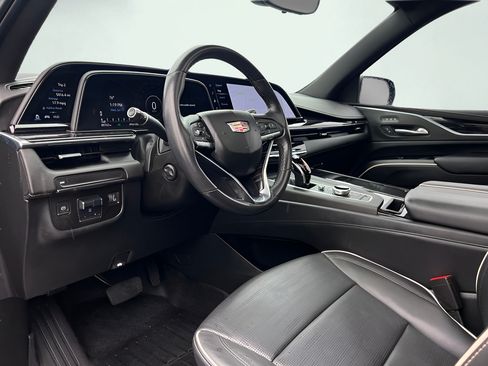 Used 2021 Cadillac Escalade Sport RWD image 2
