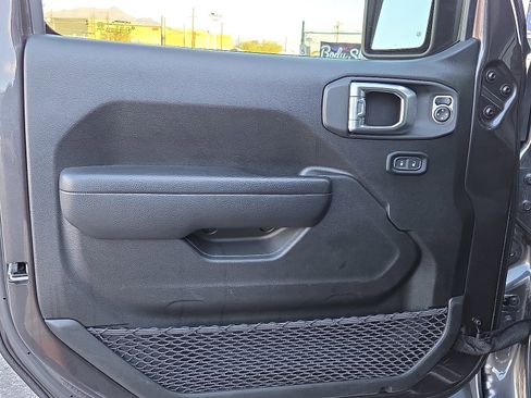 Used 2024 Jeep Wrangler Unlimited image 8