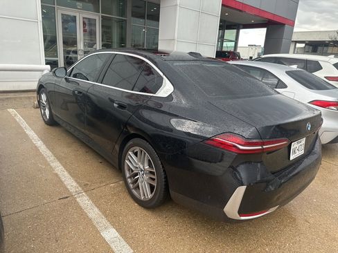 Used 2024 BMW 530i image 4