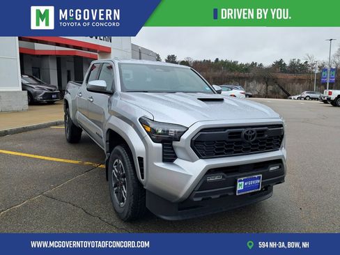 Used 2025 Toyota Tacoma TRD Sport AWD/4WD image 7