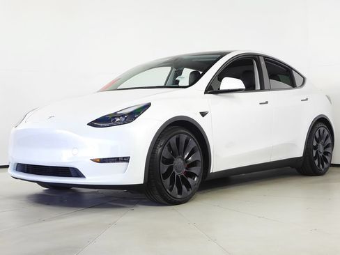 Used 2022 Tesla Model Y Performance AWD/4WD image 2