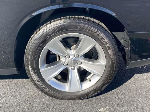 Used 2020 Dodge Challenger SXT image 7