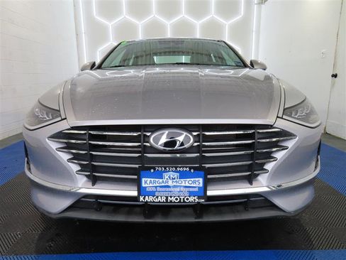 Used 2023 Hyundai Sonata SE w/ Preferred Accessory Package FWD image 3