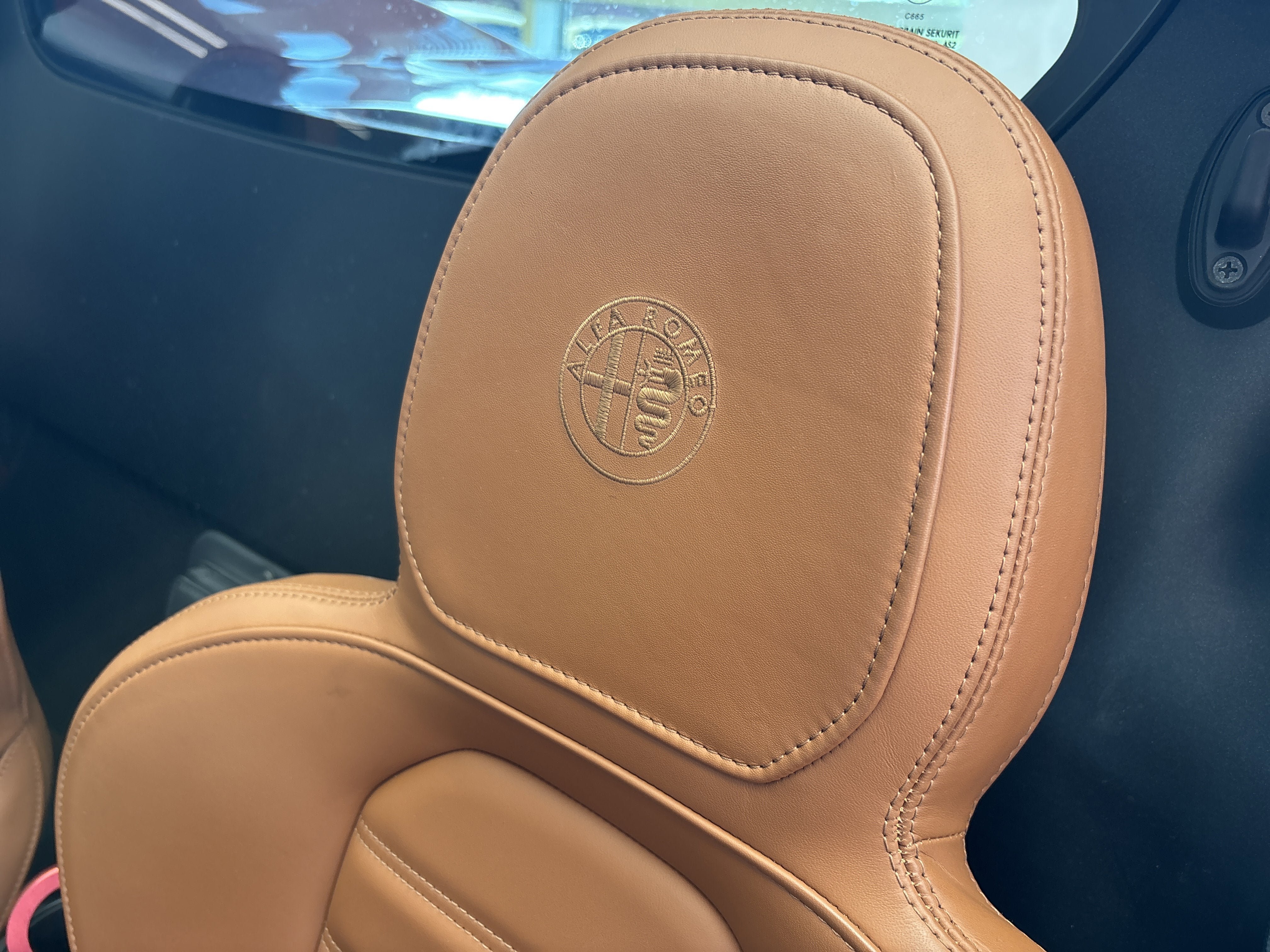 Used 2016 Alfa Romeo 4C Spider RWD image 12