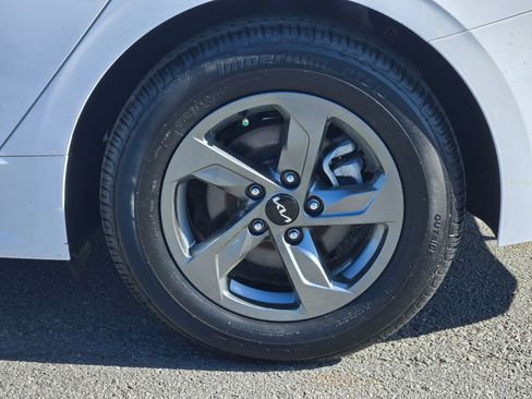 Used 2022 Kia K5 LXS image 17