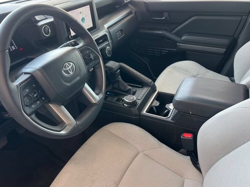 Certified 2025 Toyota 4Runner SR5 AWD/4WD image 7