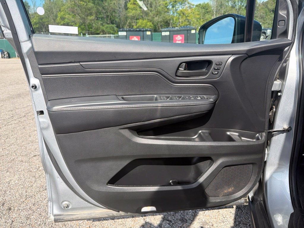 Used 2025 Honda Odyssey EX-L image 17