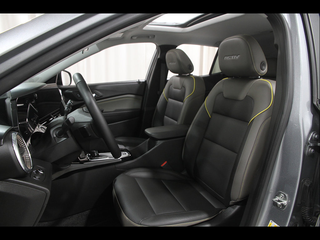 Used 2024 Chevrolet Trax ACTIV w/ Sunroof Package FWD image 5