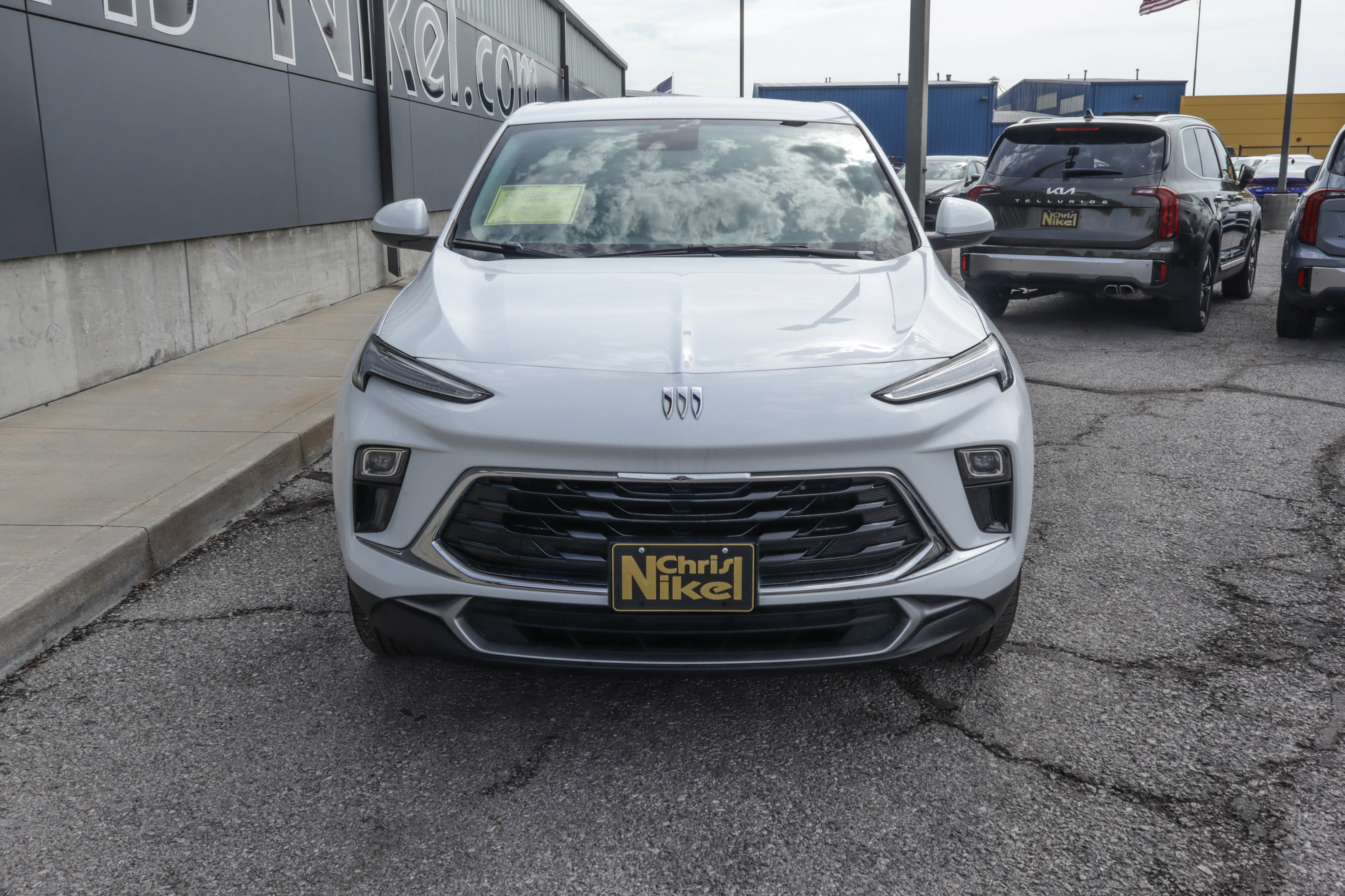 Used 2025 Buick Encore GX Preferred FWD image 2