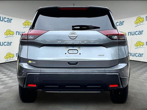 Certified 2026 Nissan Rogue SV AWD/4WD image 5