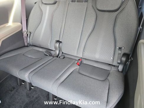 New 2026 Kia Carnival LX image 13