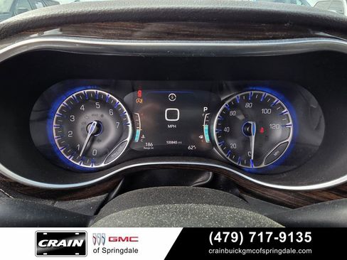 Used 2022 Chrysler Pacifica Limited FWD image 15
