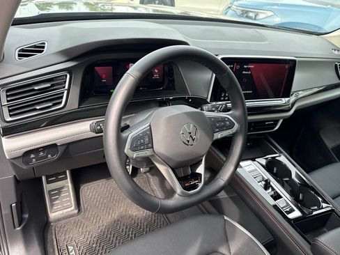 Used 2026 Volkswagen Atlas Peak Edition AWD/4WD image 12