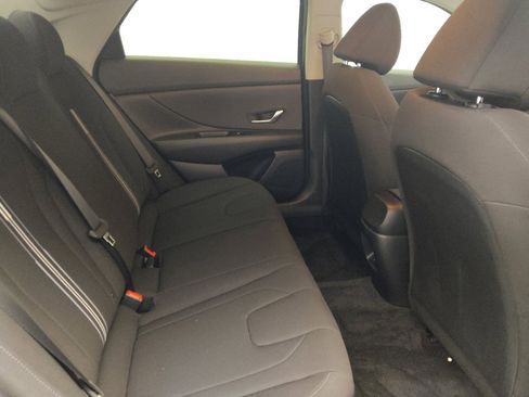 Used 2024 Hyundai Elantra SEL FWD image 19