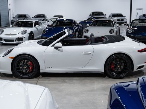 Used 2018 Porsche 911 Carrera GTS RWD image 3