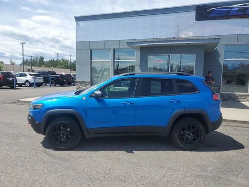 Used 2021 Jeep Cherokee Trailhawk AWD/4WD image 2