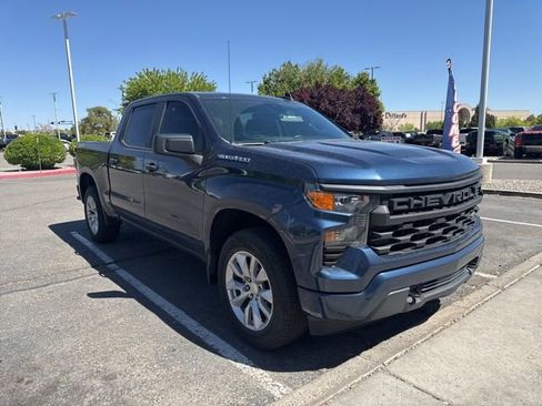 Used 2022 Chevrolet Silverado 1500 Custom image 1