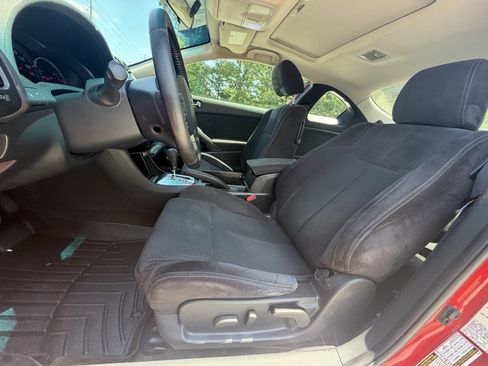 Used 2010 Nissan Altima 2.5 S w/ Premium Pkg FWD image 5