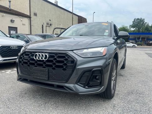 Certified 2025 Audi Q5 2.0T Premium w/ Convenience Plus Package AWD/4WD image 1