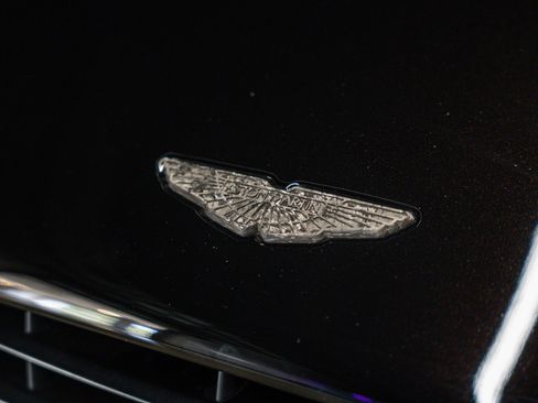 Used 2015 Aston Martin Vanquish Coupe RWD image 32