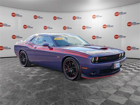 Used 2016 Dodge Challenger SRT image 3