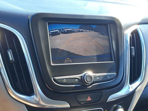 Used 2020 Chevrolet Equinox LS image 28