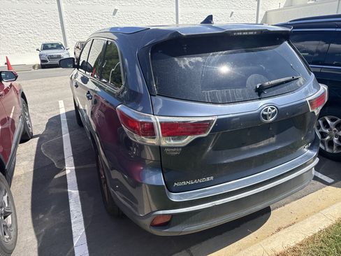 Used 2015 Toyota Highlander XLE FWD image 45
