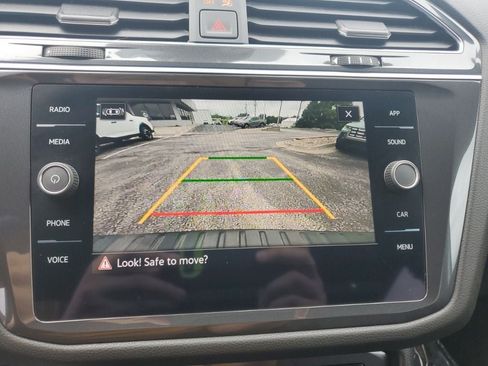 Used 2023 Volkswagen Tiguan SE R-Line FWD image 30