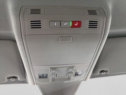 Certified 2022 Volkswagen Tiguan SE FWD image 25