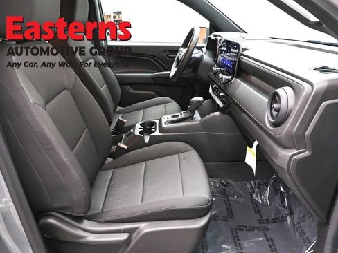 Used 2024 Chevrolet Colorado W/T RWD image 23