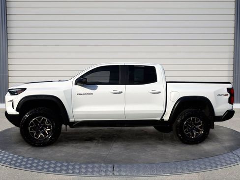 Used 2024 Chevrolet Colorado ZR2 w/ Technology Package image 4