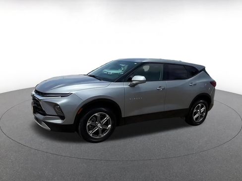 Used 2025 Chevrolet Blazer LT FWD image 7