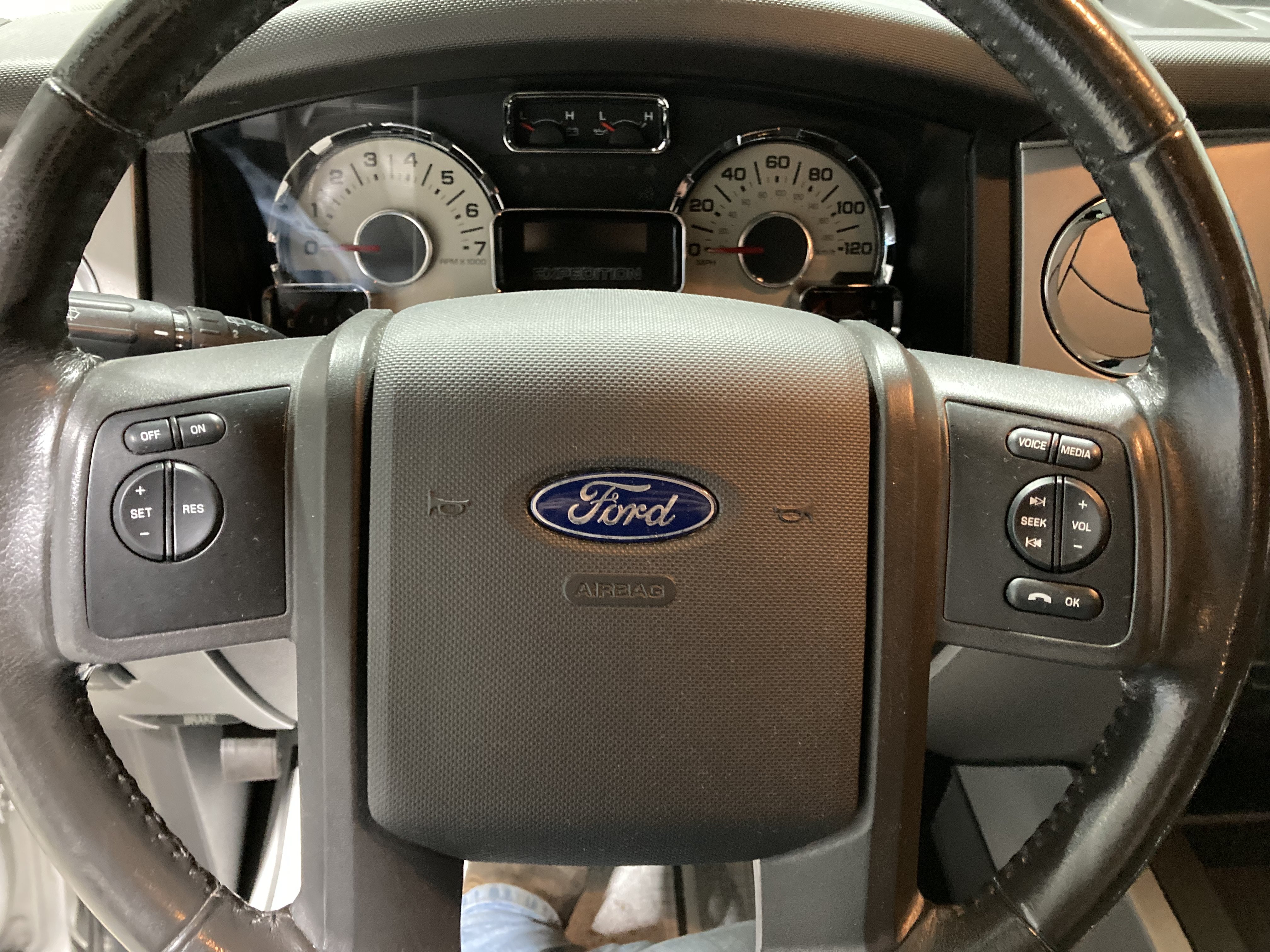 Used 2011 Ford Expedition XLT w/ 202A Rapid Spec Order Code AWD/4WD image 28