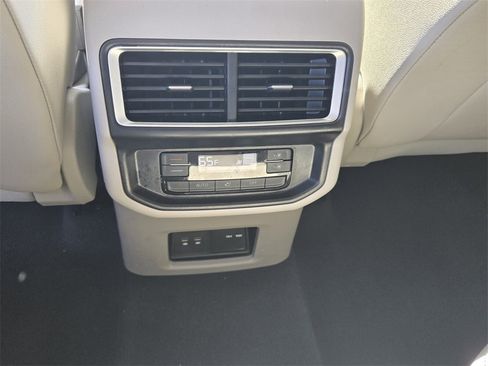 Certified 2025 Volkswagen Atlas SE w/ Panoramic Sunroof Package image 15