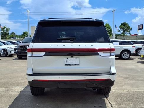 Used 2023 Lincoln Navigator Reserve RWD image 22