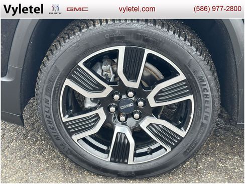 Used 2021 GMC Acadia SLT w/ Elevation Edition image 7