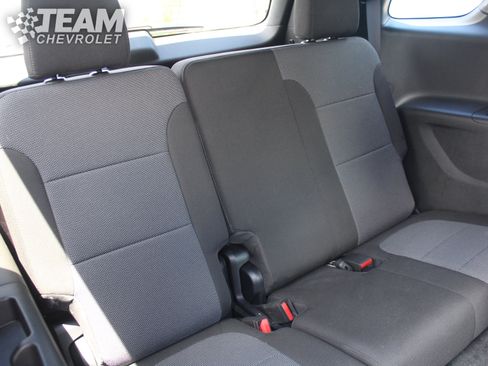 Used 2023 Chevrolet Traverse LT FWD image 27